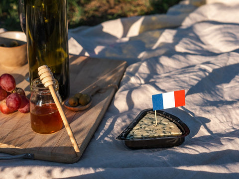 Picnic Packing Guide: Transport Flavored Whipped Honey Without the Mess